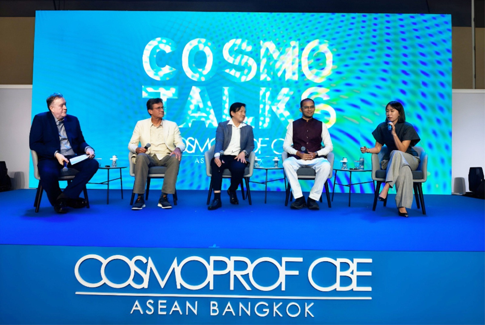 Dr. Puneet Dhawan founder & Director Karma Ayurveda represents Ayurveda along with his Chinese, Thai & Vietnamese counterparts at Cosmo Talks, Bangkok, Thailand