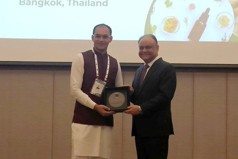 The Indian Ambassador to Thailand Mr. Nagesh Singh felicitated by Dr. Puneet Dhawan (Founder & Director KRM  Ayurveda Ltd.) who is representing India and leading Ayush Delegation from Govt. of India (Dept. of Ayush)  at Cosmoprof CBE ASEAN, Bangkok!